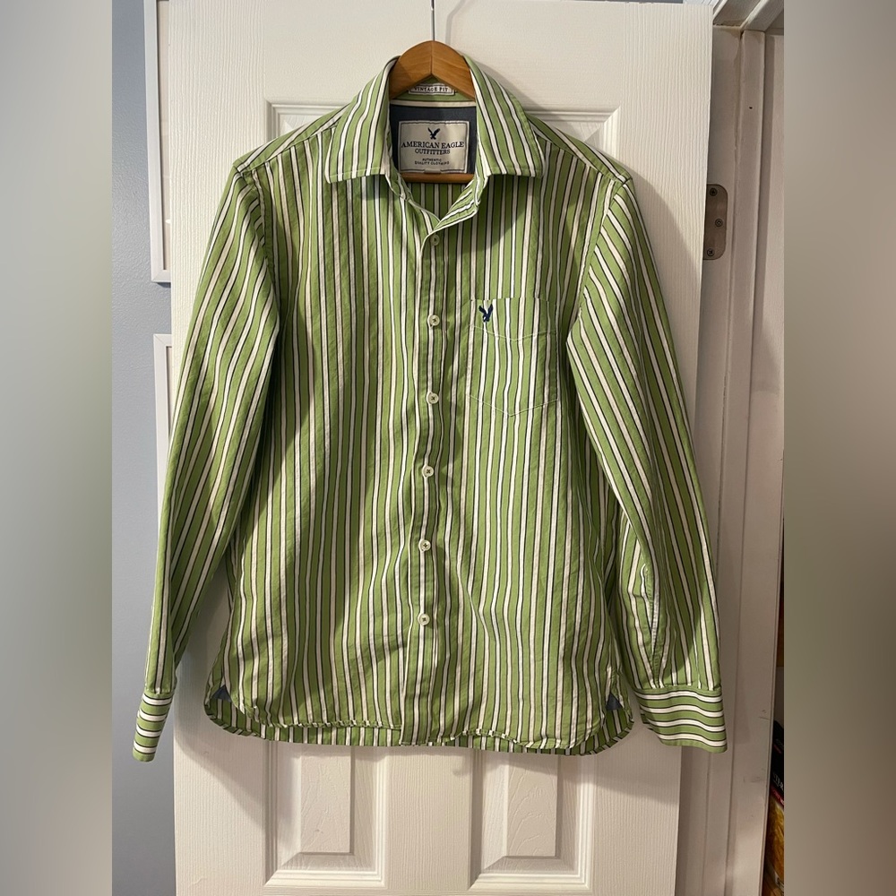 Mens Medium American Eagle casual button down long sleeve shirt beach surf
